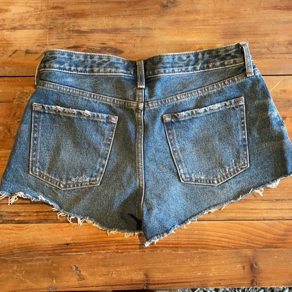 A&F Low Rise Short - Picture 2 of 3